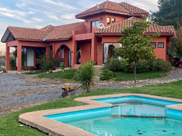 Casa en venta en Aromos de Caupolicán, Pencahue - 5 dormitorios, 4 baños