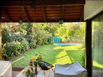Casa en venta en San Francisco de Asís - Fray Bernardo, Las Condes - 7 dormitorios, 4 baños