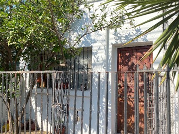 Casa en venta en Casa y local comercial en Conchali (74745), Conchalí - 6 dormitorios, 3 baños
