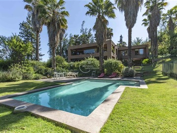 Casa en venta en Camino El Condor, Vitacura - 6 dormitorios, 5 baños