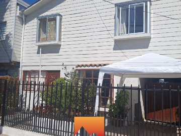 Casa en venta en Pasaje Chapito, Casablanca - 4 dormitorios, 2 baños