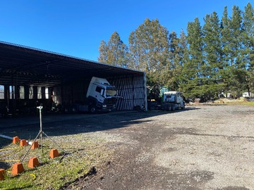 Terreno Industrial en venta en Sitio Industrial. Galpones y Casa (73460), Los Ángeles - 4 baños