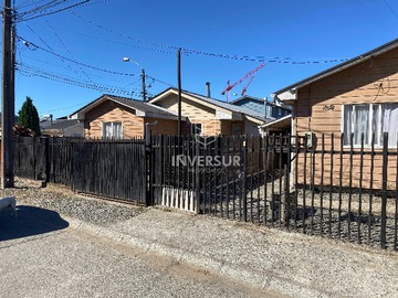 Casa en venta en Casa a pasos del hospital en Rio Bueno (153103), Río Bueno - 4 dormitorios, 2 baños