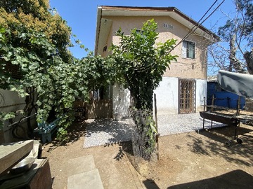 Casa en venta en Avenida Macul, Macul - 6 dormitorios, 3 baños