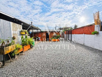 Casa en venta en Casa + taller mecánico|oportunidad la granja (172235), La Granja - 3 dormitorios, 2 baños