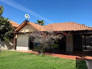 Casa en venta en Condominio ayres de chicureo, Colina - 4 dormitorios, 2 baños