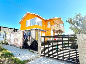 Casa en venta en Riquelme, Quilpué - 4 dormitorios, 3 baños