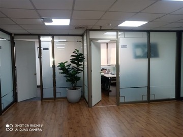 Oficina en arriendo mensual en Linda oficina en pleno corazón de Providencia, Providencia - 9 dormitorios, 4 baños