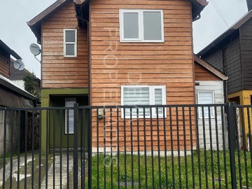 Casa en arriendo mensual en Casa frente a Colegio The British School (178797), Puerto Montt - 3 dormitorios