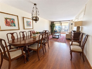 Departamento en venta en Renato Sánchez/ Presidente Errázuriz, Las Condes - 3 dormitorios, 2 baños