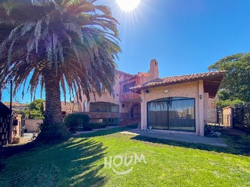 Casa en arriendo mensual en Las Cinerarias, Concón - 6 dormitorios, 4 baños