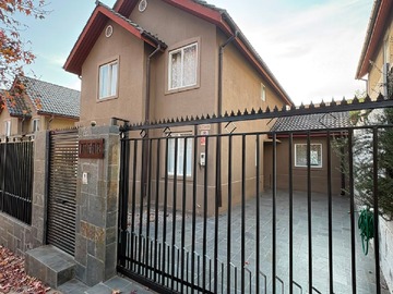 Casa en venta en Estribo Norte, Puente Alto - 4 dormitorios, 3 baños