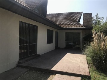 Local Comercial en venta en Nuestra Sra del Rosario / Presidente Riesco, Las Condes - 5 dormitorios, 2 baños
