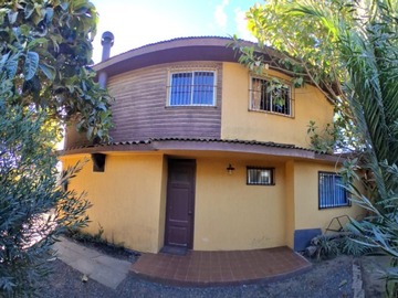 Casa en venta en Av mansa, Algarrobo - 6 dormitorios, 3 baños