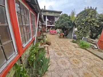 Casa en venta en Gran oportunidad amplia casa de esquina en venta, Yungay - 11 dormitorios, 7 baños