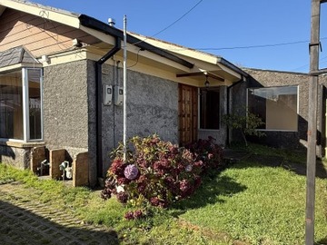 Casa en venta en Cercano a negocios, servicentros y avenidas principales, Puerto Montt - 3 dormitorios, 3 baños