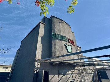 Local Comercial en arriendo mensual en Av. Vitacura / La llavería, Vitacura - 6 baños