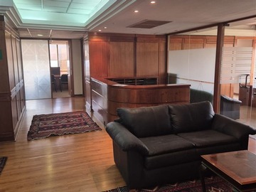 Oficina en arriendo mensual en Miraflores 222, Santiago