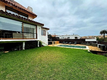 Casa en venta en Bosques de Montemar, Concón - 6 dormitorios, 5 baños