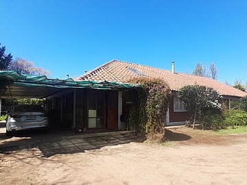 Casa en venta en Hermosa propiedad en parcela 6000 m2 alto las cruces talca, Talca - 3 dormitorios, 2 baños