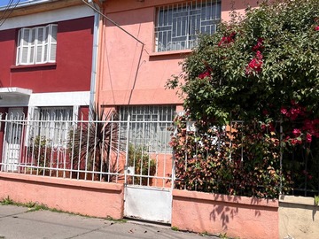 Casa en venta en Aeropuerto, Estación Central - 3 dormitorios, 1 baño