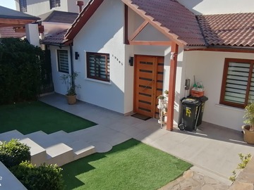 Casa en venta en C. el Coihue, Pudahuel - 3 dormitorios, 4 baños