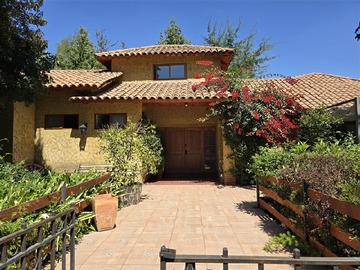 Casa en venta en Santa Ester y Mahuida Country Polo Club, Colina - 6 dormitorios, 5 baños