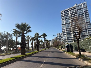 Departamento en venta en excelente ubicación emplazado en edificio Vía Poniente, con acceso por 9 Norte 450 en Viña Del Mar, Viña del Mar - 3 dormitorios, 2 baños
