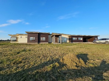 Casa en arriendo mensual en Hermosa Casa Nueva en Puerto Varas (43722), Puerto Varas - 4 dormitorios, 3 baños