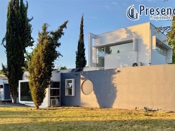 Casa en venta en Colegio inglés las rastras talca, Talca - 4 dormitorios