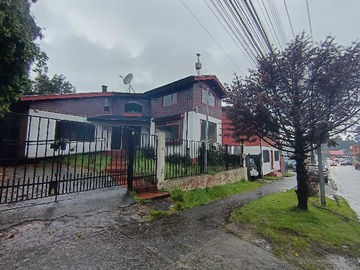 Oficina en arriendo mensual en Casa para oficina con uso comercial (178958), Puerto Montt - 2 baños