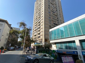 Estacionamiento en arriendo mensual en Centro medico uc, Santiago