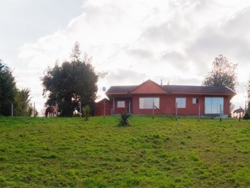 Parcela en venta en Condominio La Laguna, sector Momberg, Huichahue, Padre Las Casas - 4 dormitorios, 2 baños