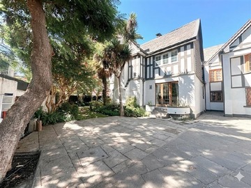 Casa en venta en 5 oriente / 5 norte, Viña del Mar - 11 dormitorios, 10 baños