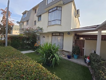 Casa en venta en Merlot / las mpalmas, Puente Alto - 4 dormitorios, 4 baños