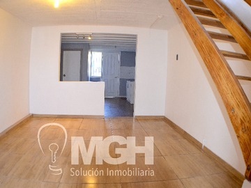 Casa en venta en Casa Recién Remodelada en Renca - 2 dormitorios, 1 baño