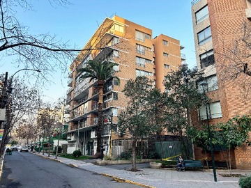 Departamento en arriendo mensual en Excelente ubicación - m. Los leones (46179), Providencia - 2 dormitorios, 2 baños