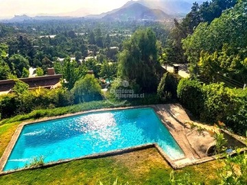 Casa en venta en Quinchamali, Las Condes - 6 dormitorios, 6 baños