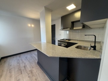 Departamento en venta en Depto recien remodelado a pasos del metro escuela militar, Las Condes - 2 dormitorios, 2 baños