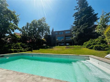 Casa en venta en Mirador de San Carlos de Apoquindo, Las Condes - 5 dormitorios, 6 baños
