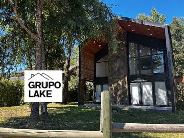Casa en venta en Camino Quelhue, Pucón, Pucón - 4 dormitorios, 4 baños