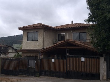 Casa en venta en Quilpué, Quilpué - 6 dormitorios, 4 baños