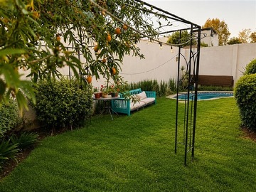 Casa en venta en Linda casa en sector residencial de Vitacura, Vitacura - 3 dormitorios, 2 baños
