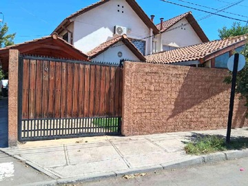 Casa en venta en Sabadell, Quilicura - 4 dormitorios, 2 baños