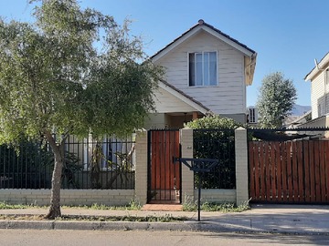 Casa en venta en Propiedad a la Venta en Chicauma 3ª Etapa Larapinta, Lampa. - 4 dormitorios, 2 baños