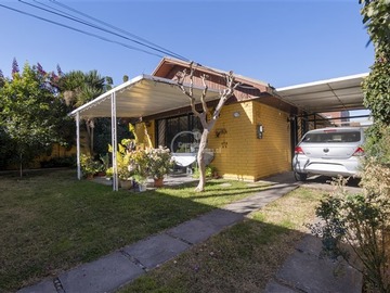 Casa en venta en Rotonda Atenas, Las Condes - 3 dormitorios, 2 baños