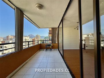 Departamento en venta en Av. Cristóbal Colón / Pontevedra, Las Condes - 3 dormitorios, 2 baños