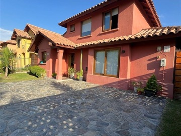Casa en venta en Hacienda el Peñon, Puente Alto - 4 dormitorios, 3 baños