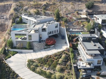 Casa en venta en Paseo del Águila 5115, Lo Barnechea, Región Metropolitana de Santiago 7690000, Chile, Lo Barnechea - 6 dormitorios, 6 baños