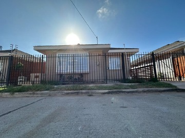 Casa en arriendo mensual en Mirador de la hacienda, La Serena - 3 dormitorios, 2 baños